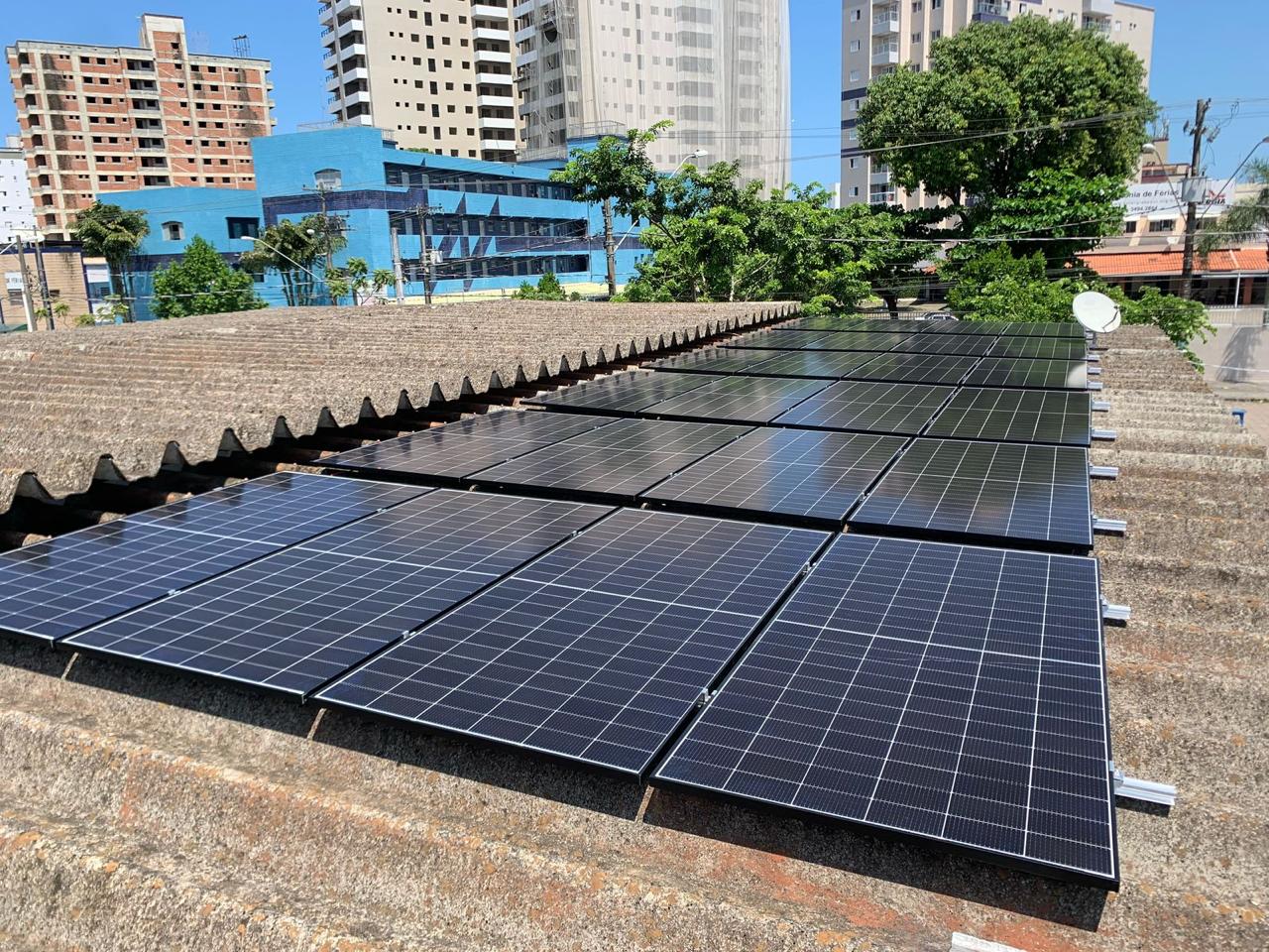 Instalação fotovoltaica concluída
